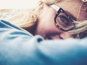 filles à lunettes