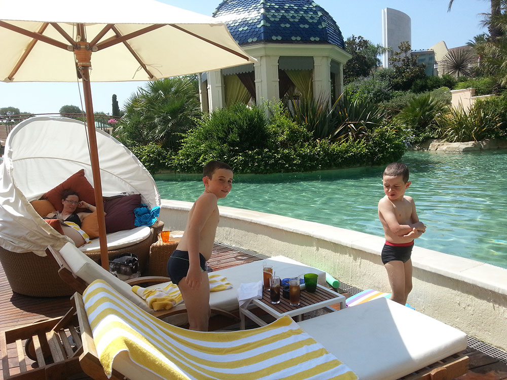 Piscine lagon du Monte Carlo Bay à Monaco